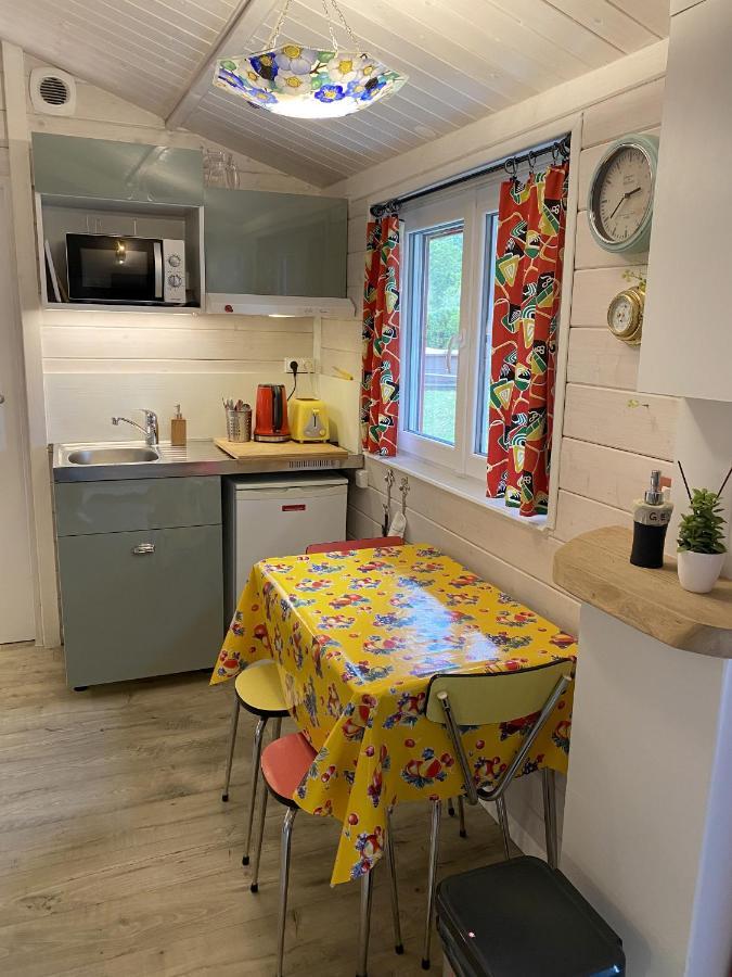 Le Cabanon De Chessy Bed and Breakfast Exteriör bild
