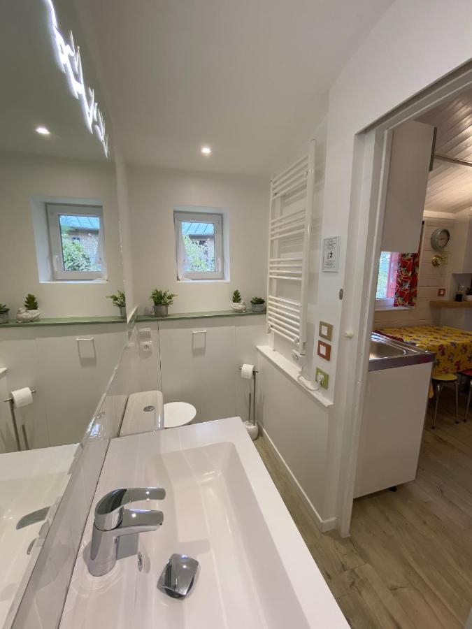 Le Cabanon De Chessy Bed and Breakfast Exteriör bild